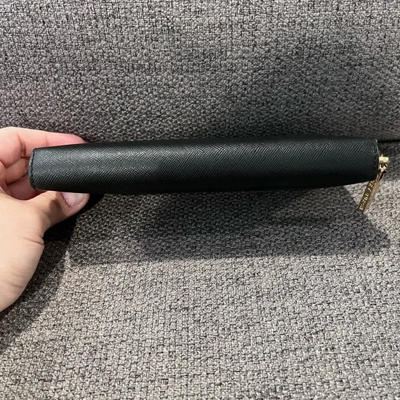 LIKE NEW Authentic Tory Burch Saffiano Leather Long Zip Around Wallet - Picture 8 of 8